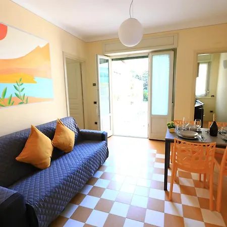Da Meggy Apartment Stresa